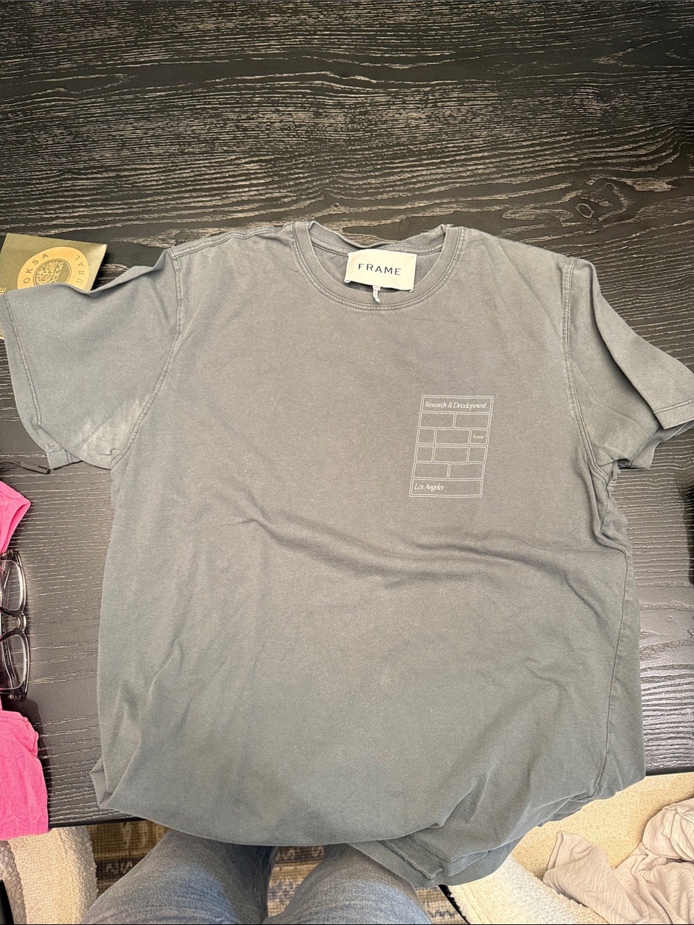 Frame Denim Men's Crewneck T-Shirt in Faded Black size L